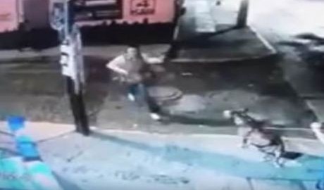 Logra huir de sus captores.