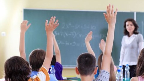 Se necesitan más maestros sobre todo en ciencias.