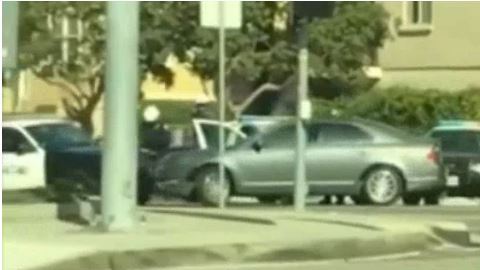 La Policía de Torrance investiga los hechos.