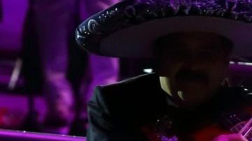 Según fuentes cercanas a Isaac Martínez, el cantante habría conocido a la ahora pareja del Chico.