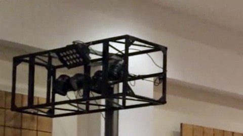 Los legisladores se dieron vuelo pegando a la piñata.