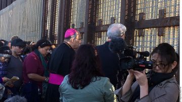 En la Posada sin Fronteras participaron organizaciones religiosas y el Arzobispo de Tijuana Francisco Moreno Barrón.