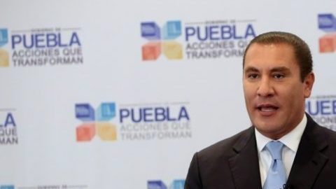 Rafael Moreno Valle es uno de los señalados en dejar a personas en puestos estratégicos para evitar la rendición de cuentas.
