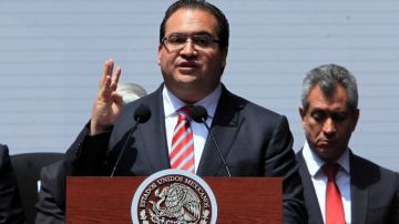 El Gobernador con licencia Javier Duarte de Ochoa, ahora prófugo, ha sido puesto en el centro de atención por parte del Gobierno y el PRI.  Agencia Reforma