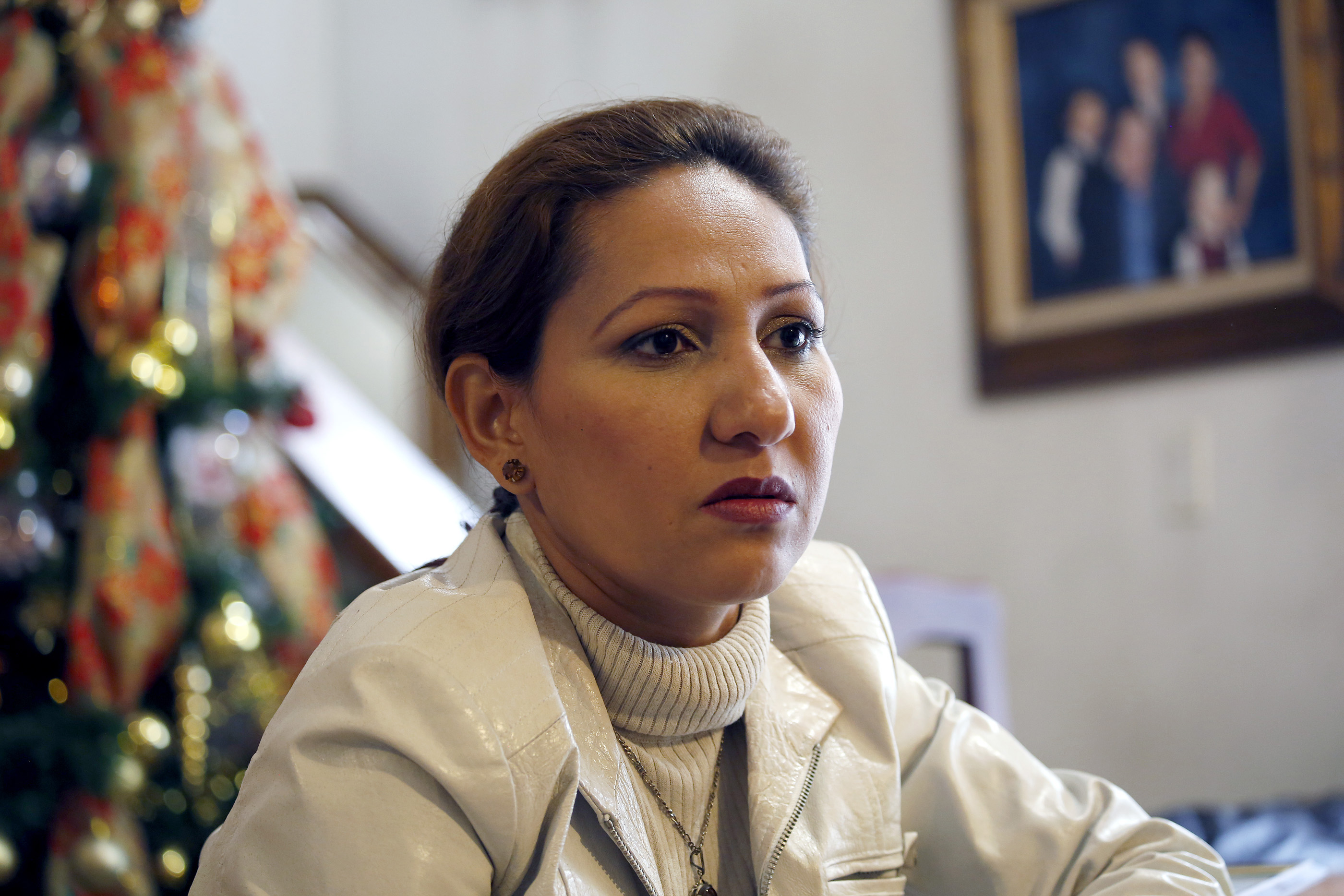 12/08/16/ TIJUANA /Deported Immigrant Emma Sanchez Emma. Sanchez has been separated from her children for ten years when she was deported to Tijuana, Mexico. (Photo Aurelia Ventura/ La Opinion)