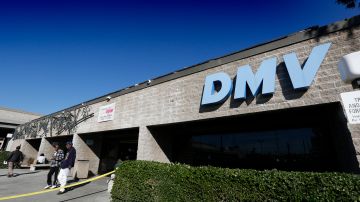 Oficina del DMV en Los Ángeles. (Aurelia Ventura/ La Opinion)