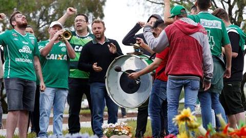 Aficionados y familiares le han dado el último adiós a jugadores y directivos.