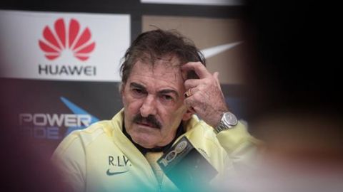 La Volpe informó esta noticia a través de Twitter.