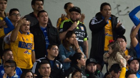 A la afición de los Ti-gue-res le parece bien que su equipo intente darles el mejor regalo de Navidad: un campeonato.