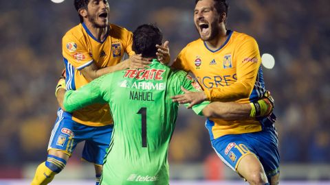 Nahuel Guzmán, arquero de Tigres fue el gran héroe.