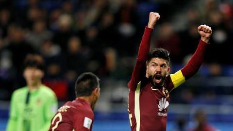 Oribe Peralta celebra