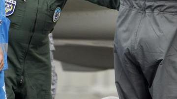 Rafael Henzel al ser trasladado a Brasil.