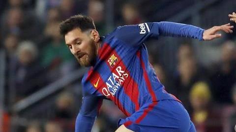 Lionel Messi en acción ante el Espanyol.