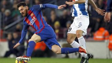 Lionel Messi en acción ante el Espanyol.