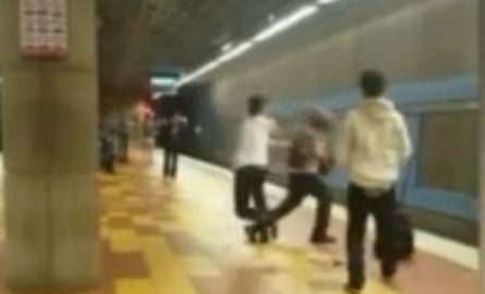 Tanto los agresores como la víctima se marcharon antes de que llegara la policía.