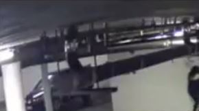 El atacante amenazó a la joven con un cuchillo y le quitó el portátil que ella misma había trabajado para pagarse.