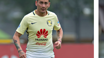 Rubens Sambueza del América y Gignac de Tigres.