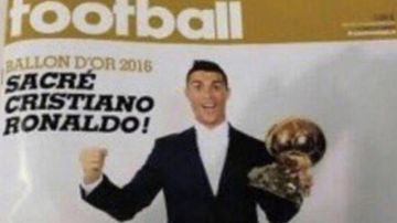 Cristiano Ronaldo con su Balón de Oro 2016 ¡antes de haberlo ganado!