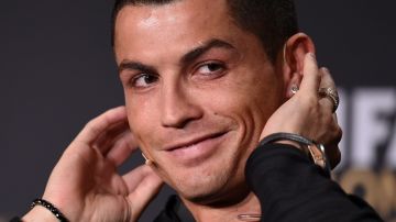 Cristiano Ronaldo es el ganador del Balón de Oro de la revista France Football.