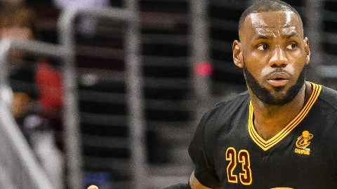 LeBron James, una vez más: ¡enorme!