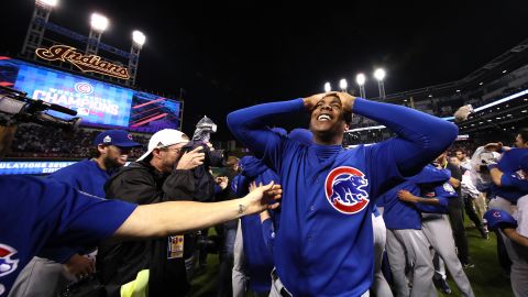 Aroldis Chapman se coronó campeón de la Serie Mundial con los Cachorros de Chicago, a donde había sido cambiado por los Yankees a media temporada.