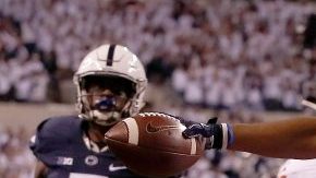 El recepto de Penn State, Saeed Blacknall, logra un touchdown en el juego de campeonato del Big 12 el sábado contra Wisconsin. Penn State ganó, pero no fue electo para los playoffs.