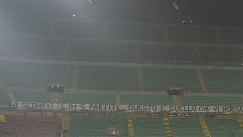 Un San Siro semivacío no es usual. Los jugadores del Inter lo saben.