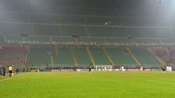 Un San Siro semivacío no es usual. Los jugadores del Inter lo saben.