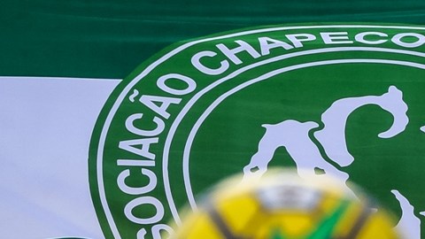 El Chapecoense sigue de luto y Brasil parece ser el lugar en donde menos lo entienden.