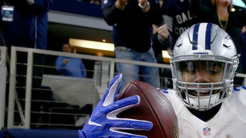 Ezekiel Elliott en pleno festejo.
