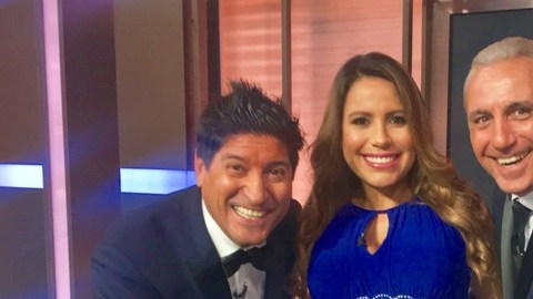 Lindsay Casinelli se ha ganado un merecido lugar en Univision Deportes: en la foto con Iván Zamorano y Hristo Stoichkov.