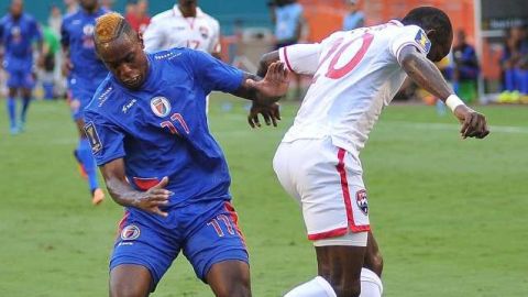 En la foto: Trinidad y Haití en la Copa Oro. Ahora podrían aspirar a un Mundial.