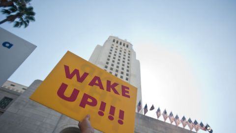 La ciudad de Los Ángeles enfrenta reto por pagar servicios sociales en la ciudad.