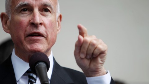 El gobernador de California, Jerry Brown.
