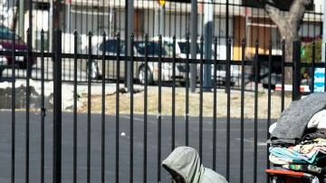 Las mujeres es uno de los grupos que más a crecido en las calles de LA. (Archivo)
