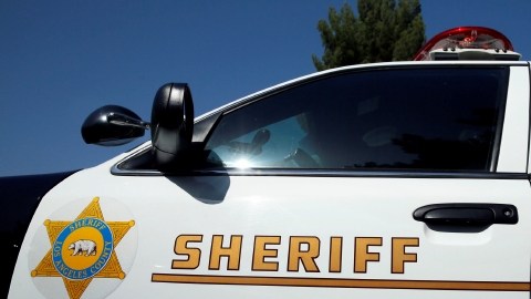 El Sheriff de Los Ángeles investiga los hechos.