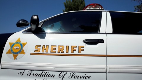 El Sheriff de Los Ángeles investiga los hechos.