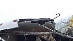 Un autobús de pasajeros invadió el carril contrario y chocó de frente con un tráiler en Chihuahua.