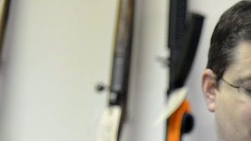FBI revisará registro de antecedentes para comprar armas por matanza en Texas