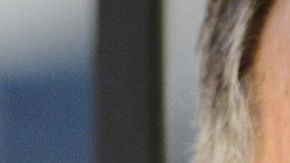 Tercera mujer acusa a Bush padre de manosearla.