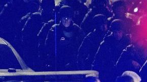 La policía en el área donde atraparon a Dzhokhar Tsarnaev en abril de 2013.