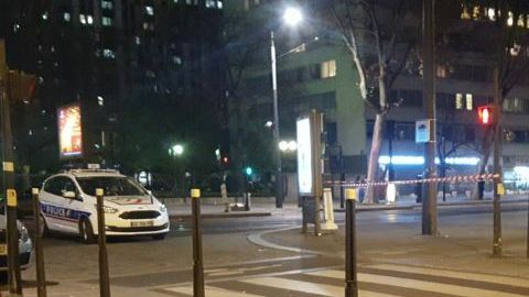 La toma de rehenes se reportó en el sur de la capital francesa.