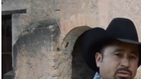 Imagen del video de invitación de Rubí.