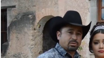 Imagen del video de invitación de Rubí.