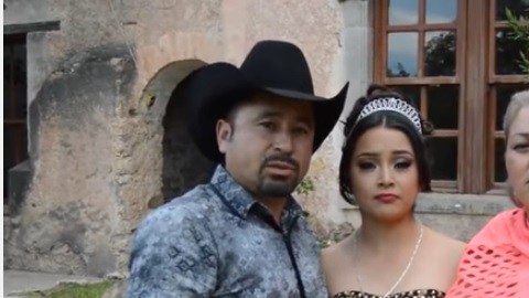 Imagen del video de invitación de Rubí.