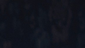 Las estrellas y campanas móviles son una buena alternativa para remplazar al arbolito de Navidad. .