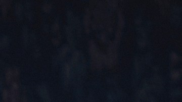 Las estrellas y campanas móviles son una buena alternativa para remplazar al arbolito de Navidad. .