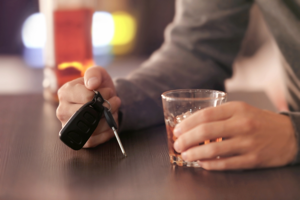 Si tienes planeado beber durante las fiestas, elige un conductor designado y salva una vida.