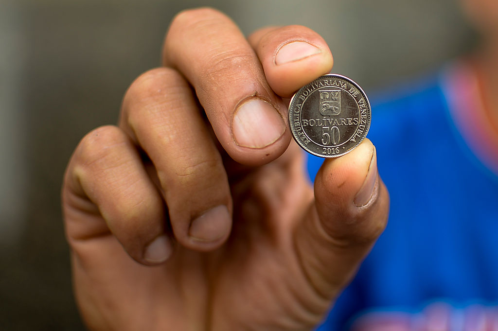Las nuevas monedas empiezan a verse en la calle, pero no aún los billetes. FEDERICO PARRA/AFP/Getty Images)