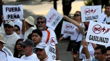 Por aumento a la gasolina, realizan la primera protesta contra Peña Nieto en 2017.